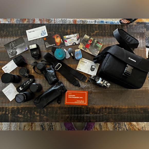 Huge Lot of Vintage Cannon 220 Camera with Lenses  Flashes Accessories